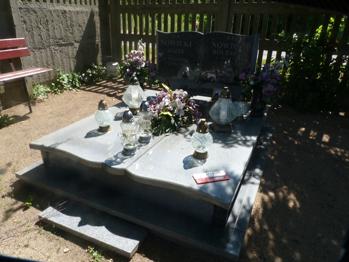 Grób Bolesław Nowicki